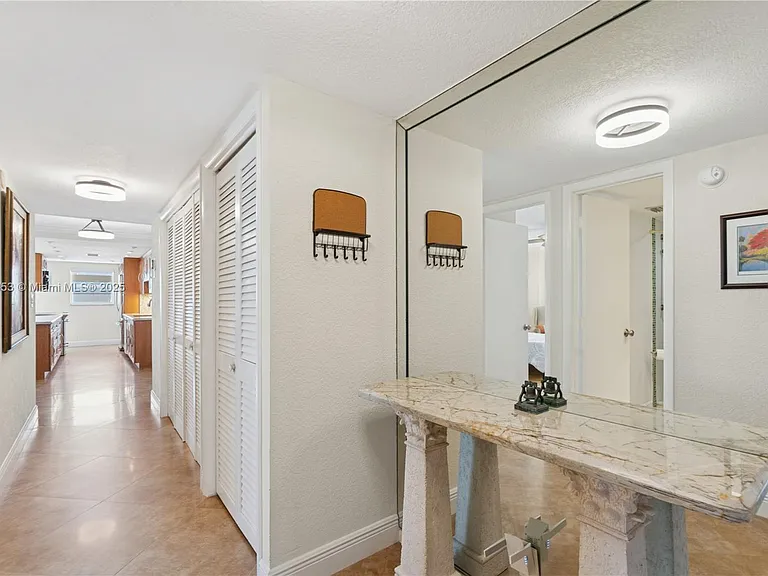 1160 Hillsboro Mile #901 — Photo 4