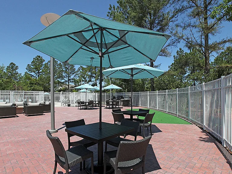 Luxurious Sundeck