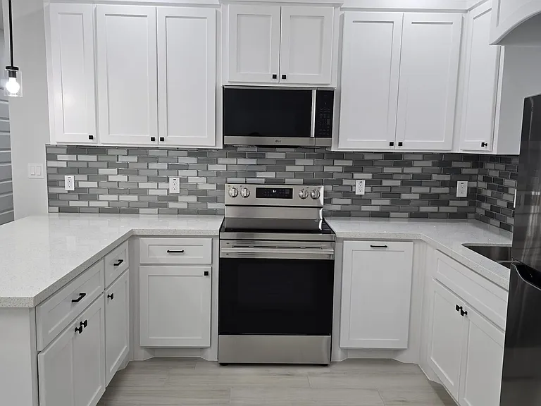 1204 S Bayou Ave #1 — Photo 6