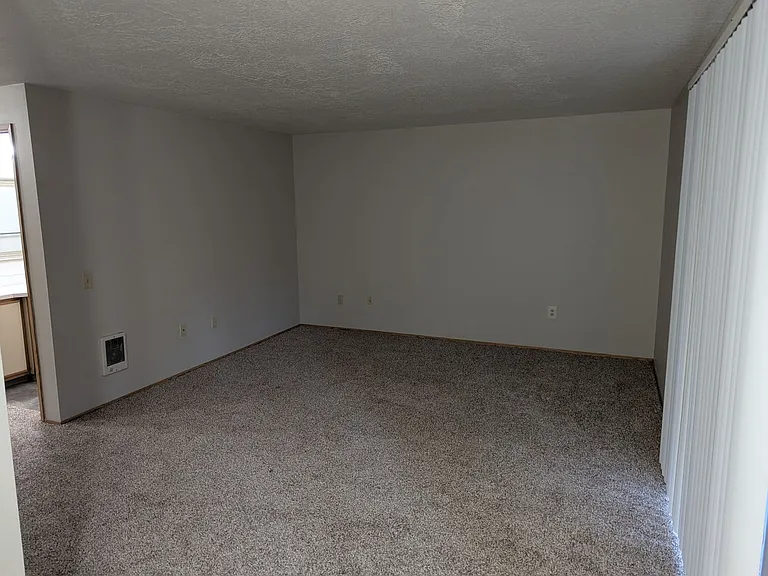 Silverwood Apartments — Photo 50
