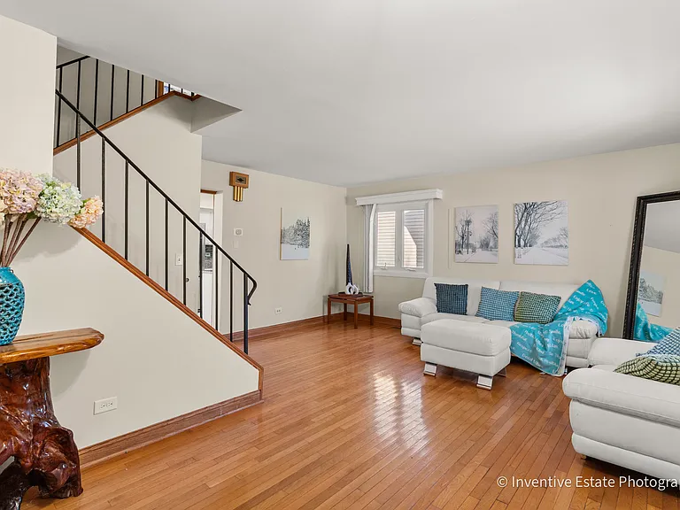 3128 Quincy Ln — Photo 6
