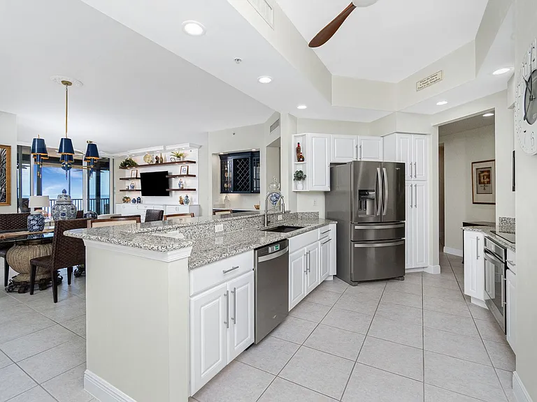 3313 Sunset Key Cir #701 — Photo 25