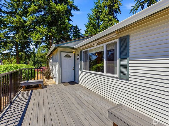 4th image of 842 SW 305th Street