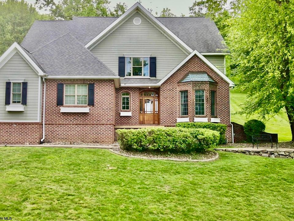 1st image of 14 Woodcliff Dr