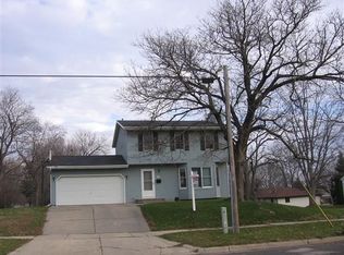 438 S 1st St, Evansville, WI
