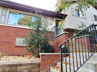 372 Yarrow Ln, Pittsburgh, PA 15236