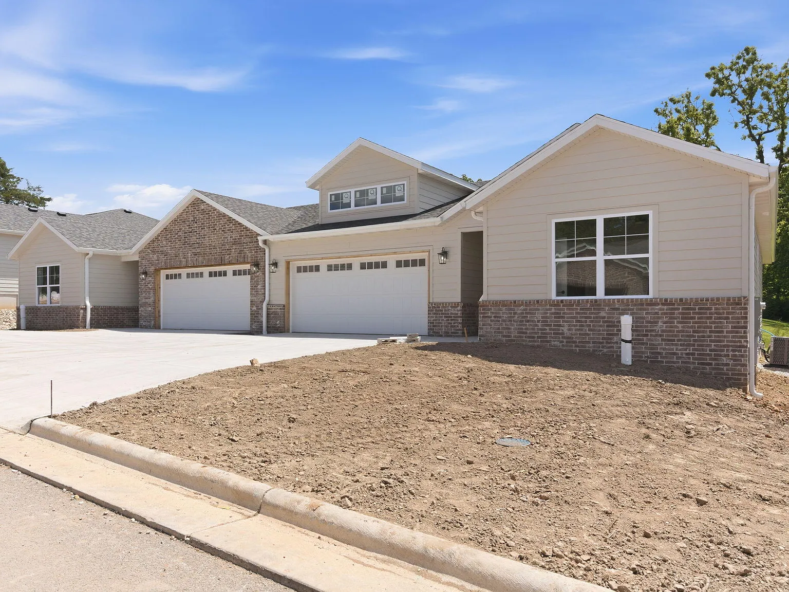 3 bed, 1750 sqft, $3,000 — Photo 2