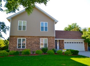 2310 Lakeside Dr, Aurora, IL 60504