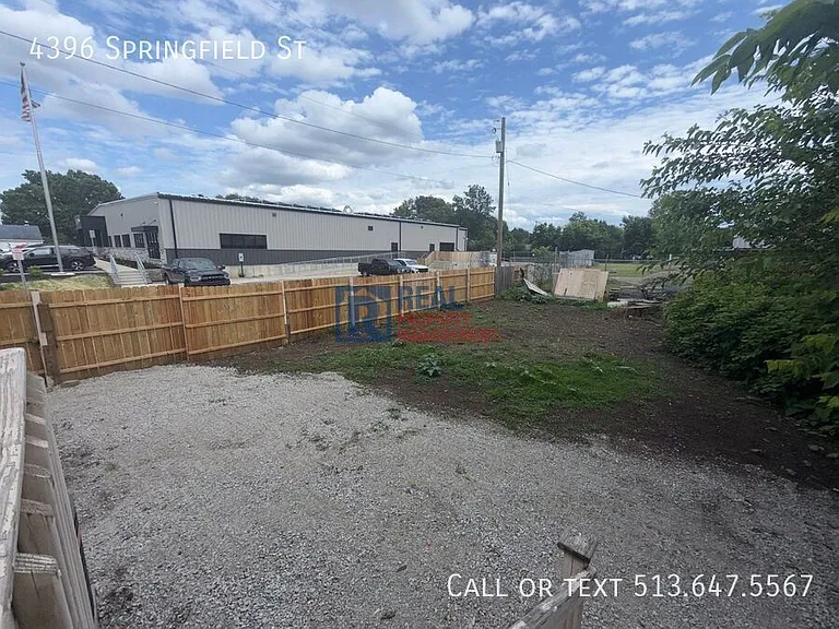4396 Springfield St — Photo 33