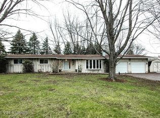 39W260 Osage Dr, St Charles, IL 60175