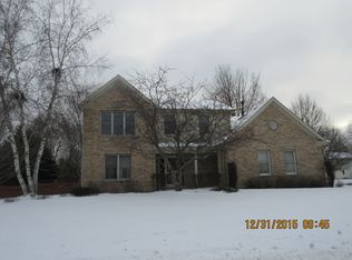 320 Claire Ln, Cary, IL 60013