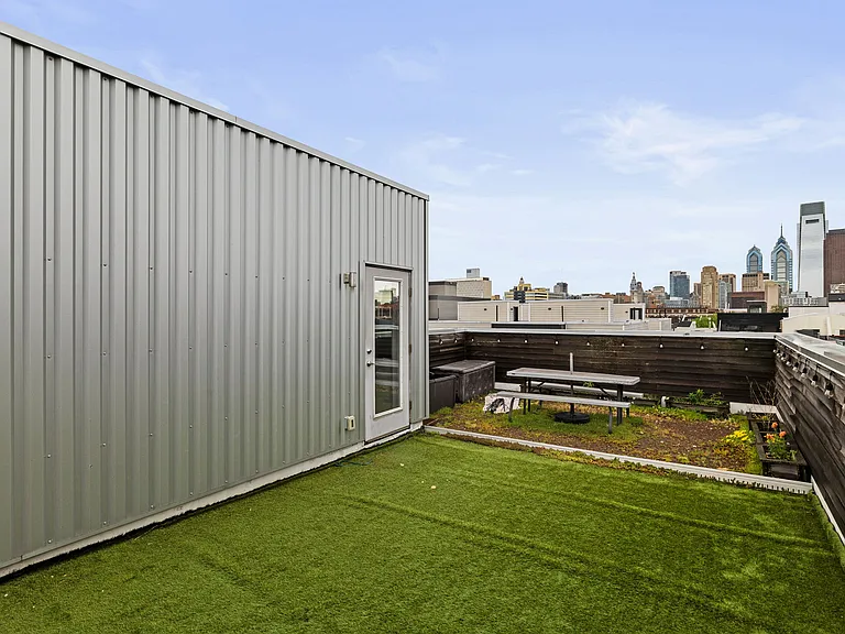 1720 Folsom St #B — Photo 31