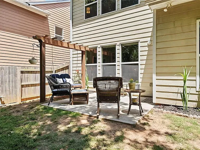 5825 Weddington Dr — Photo 32