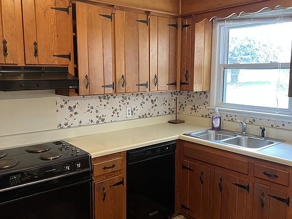 5th image of 403 Woodlawn Dr
