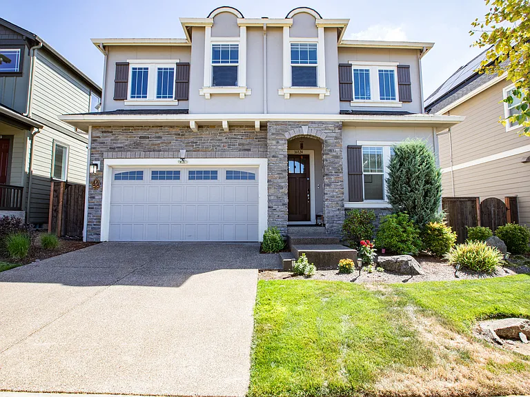 16824 SW Rockhampton Ln — Photo 1