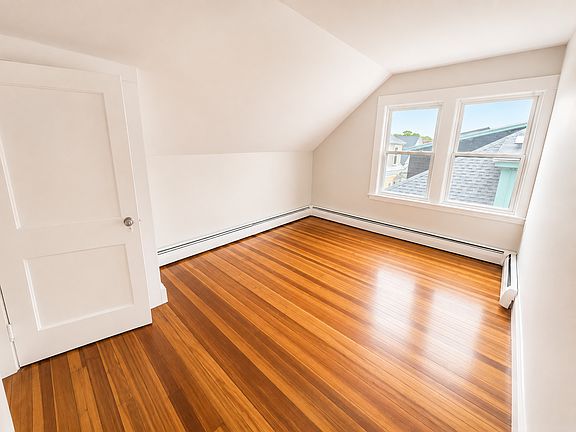 4th image of 5 Salem St APT 3