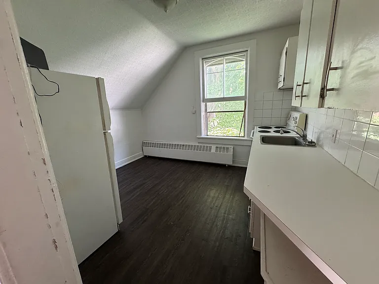 4 Peel St #2 — Photo 10