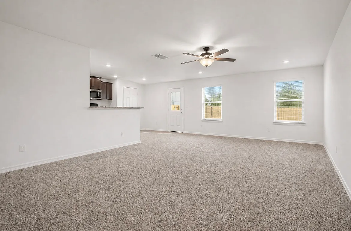 3 bed, 2.5 bath, 1297 sqft, $1,500 — Photo 4