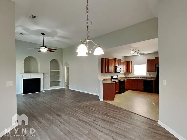 4627 Rosser Loop Dr — Photo 6