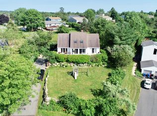 32 J H Dwyer Dr, Middletown, RI 02842