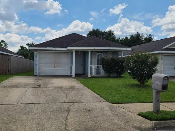 2321 Bur Oak Dr, Cantonment, FL 32533