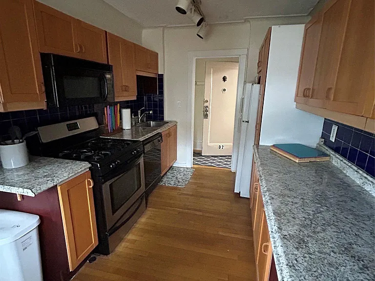 1 Greenridge Ave #D2 — Photo 5