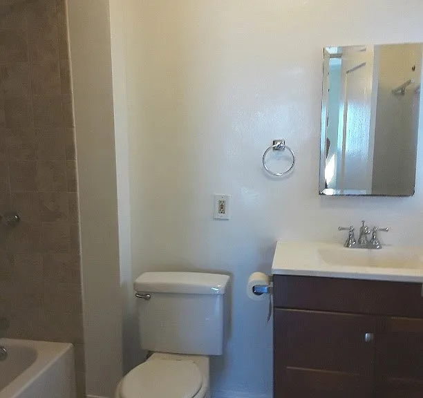 3607 Crest Dr — Photo 3