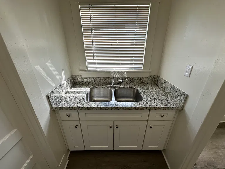 910 N Park Ave #3 — Photo 10