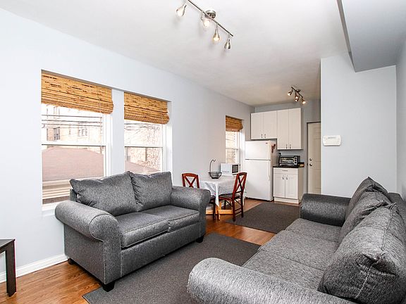 3rd image of 1626 W Farwell Ave APT 1F