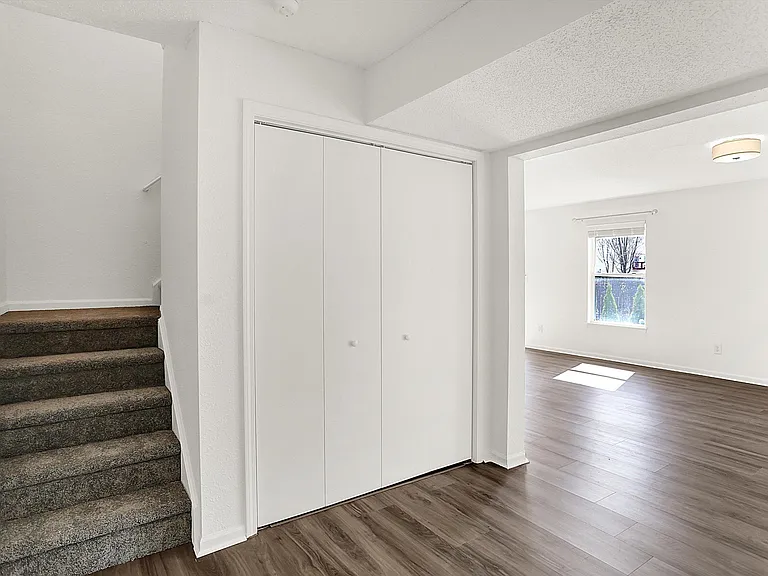 5611 W Tensleep Rd — Photo 2