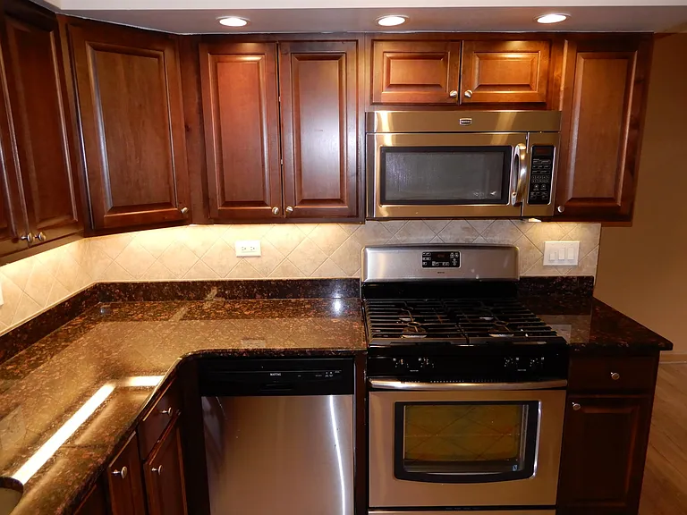 328 Wisconsin Ave #1D — Photo 6