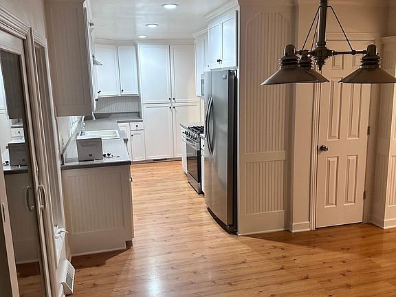 Kitchen / Dining area