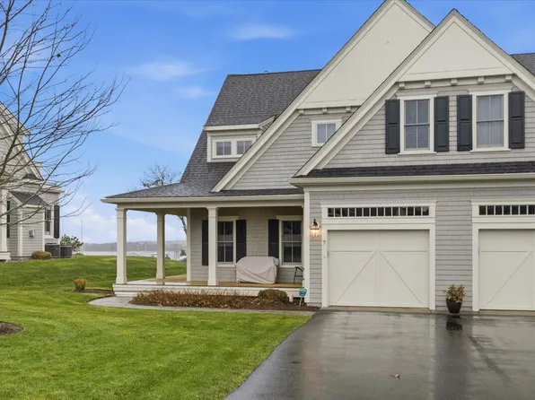 1090 Shore Road #7, Cataumet, MA 02534