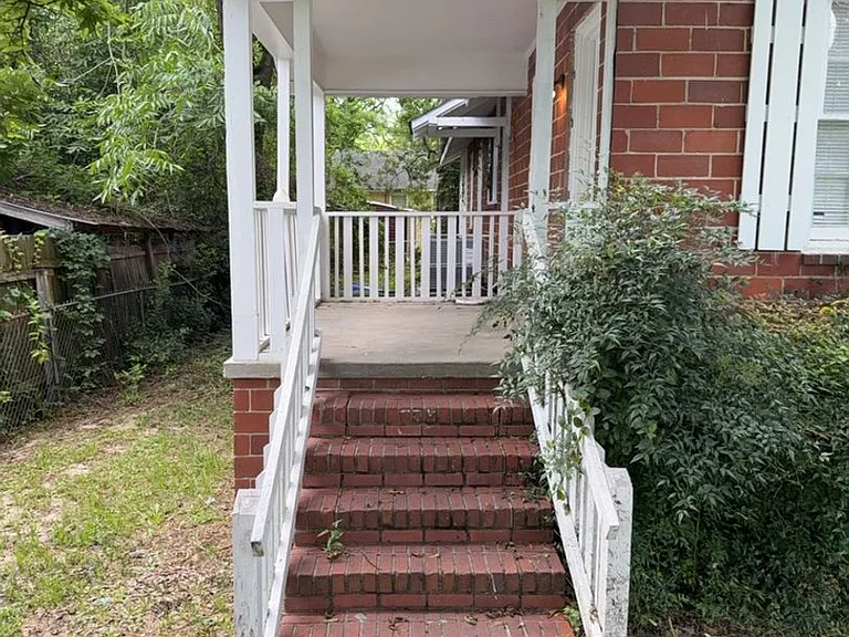 837 Fulton Ave — Photo 2