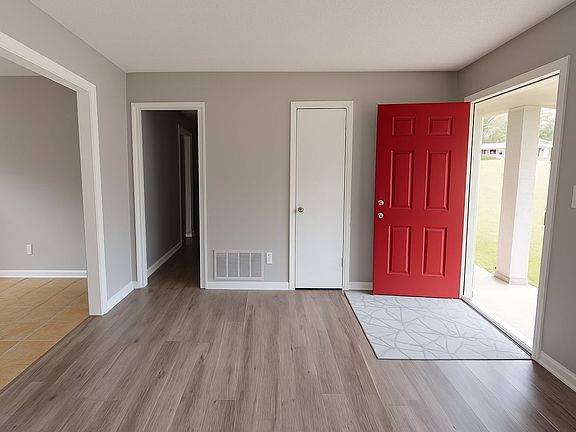 3rd image of 749 Saint Martins Dr