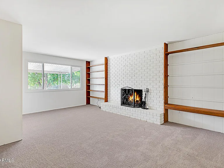 1036 E Geneva Dr — Photo 17