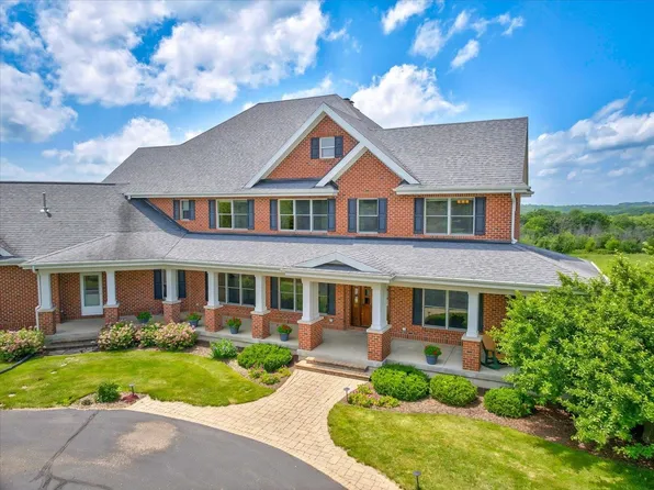 7876 Autumn Pond Trl, Middleton, WI 53562