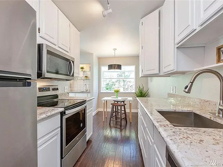 9800 Roosevelt Way NE #31 — Photo 10
