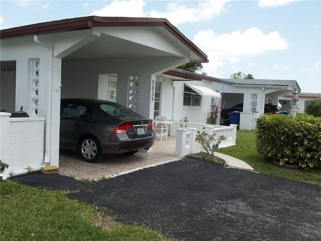 2 bed, 2.0 bath, 1330 sqft, $2,000 — Photo 3