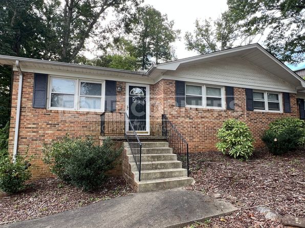 919 Fisher Cir