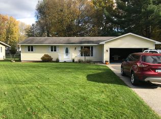 1424 N Ivanhoe Rd, Ludington, MI 49431