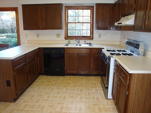 Open and airy kitchen.