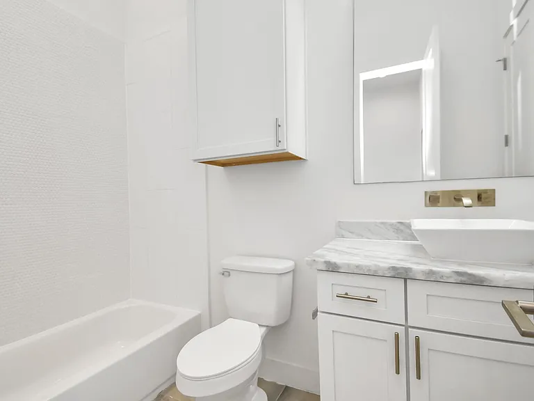 732 W 22nd St #A — Photo 33