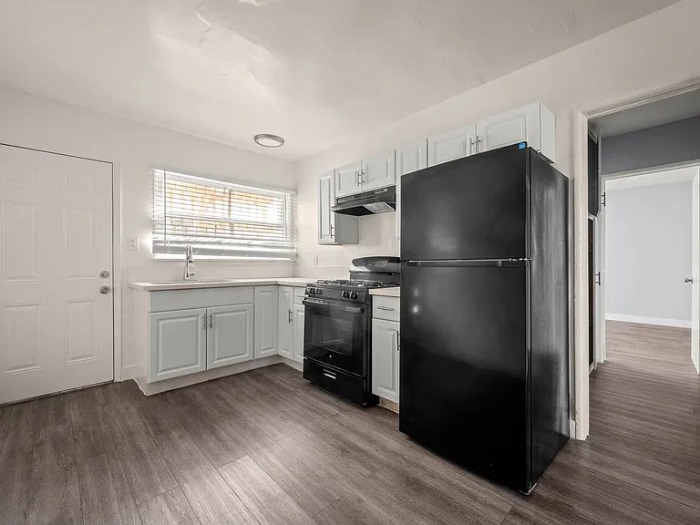 4108 Palmwood Dr #4 — Photo 4