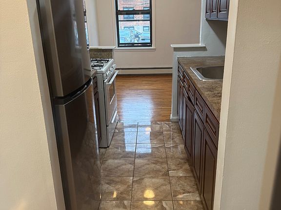 5th image of 1001 E 108th St APT 1B