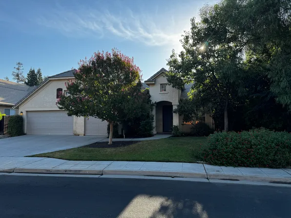 1045 N Caesar Ave, Clovis, CA 93611