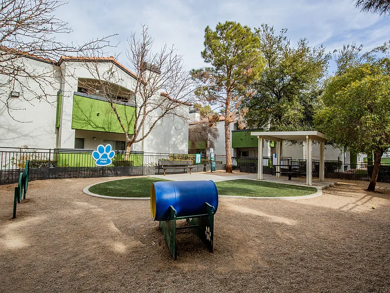 Parkway Townhomes — Photo 19