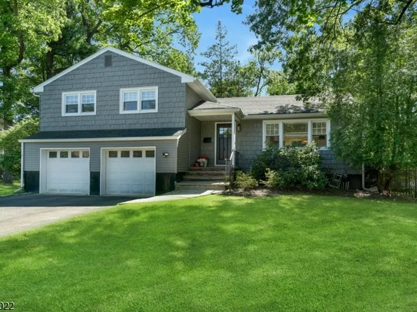 2 Tuers Pl, Montclair Twp., NJ 07043