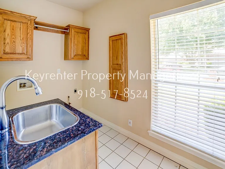 10119 S College Pl — Photo 18