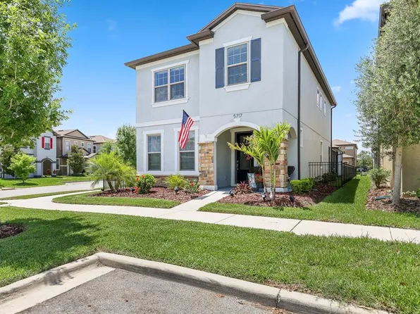 5717 Village Center Dr, Lithia, FL 33547